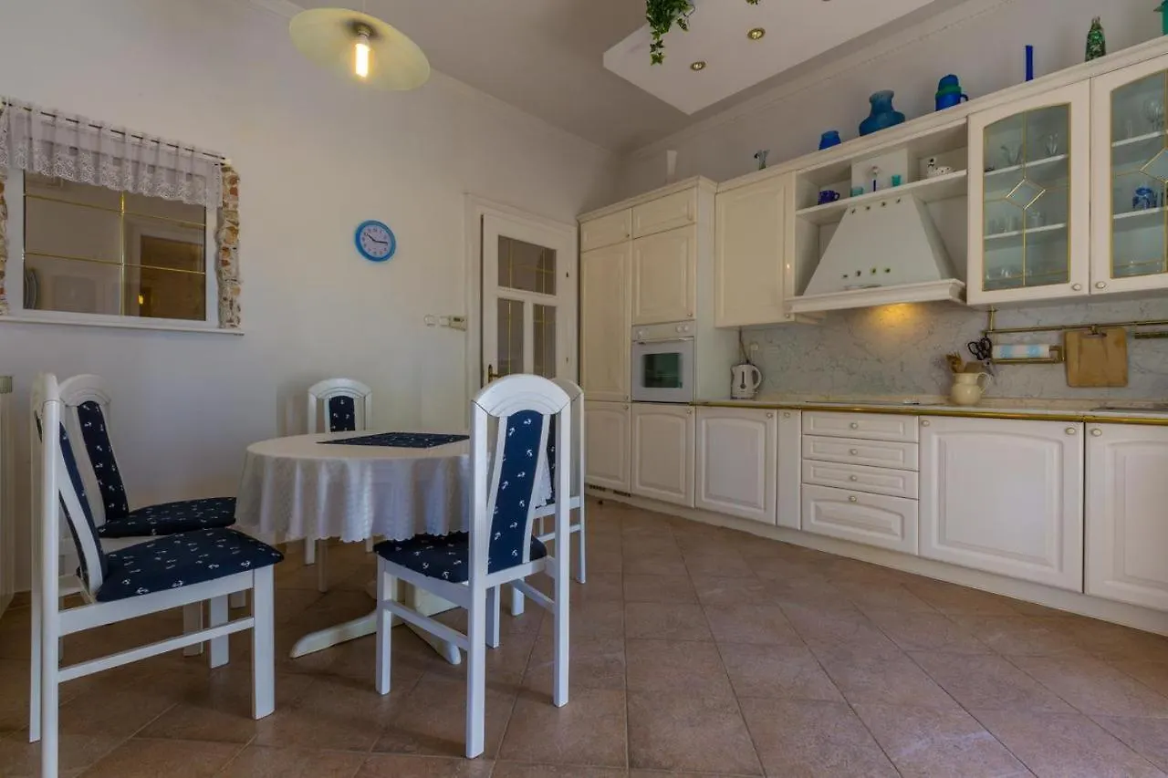 Petrinovic C Lägenhet Crikvenica