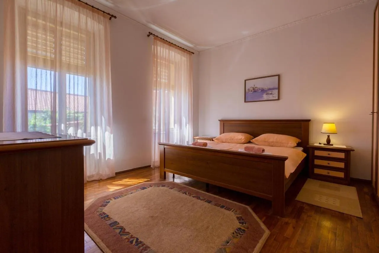 Petrinovic C Lägenhet Crikvenica